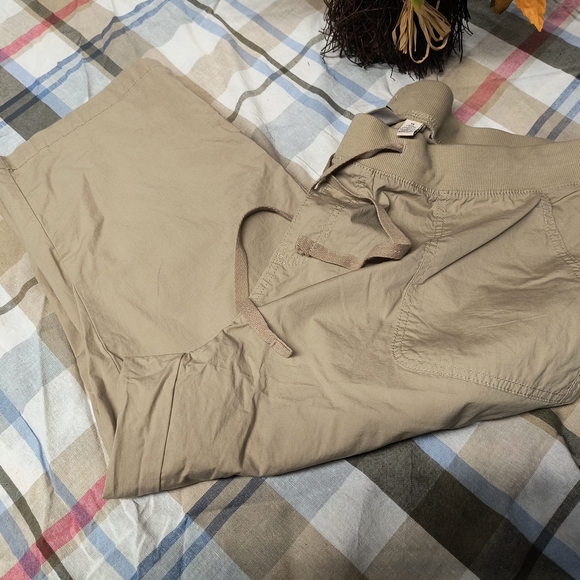 St. John's Bay Women's Tan Cropped Pants - Picture 3 of 5